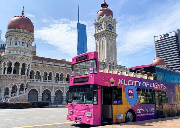 Sightseeing bus